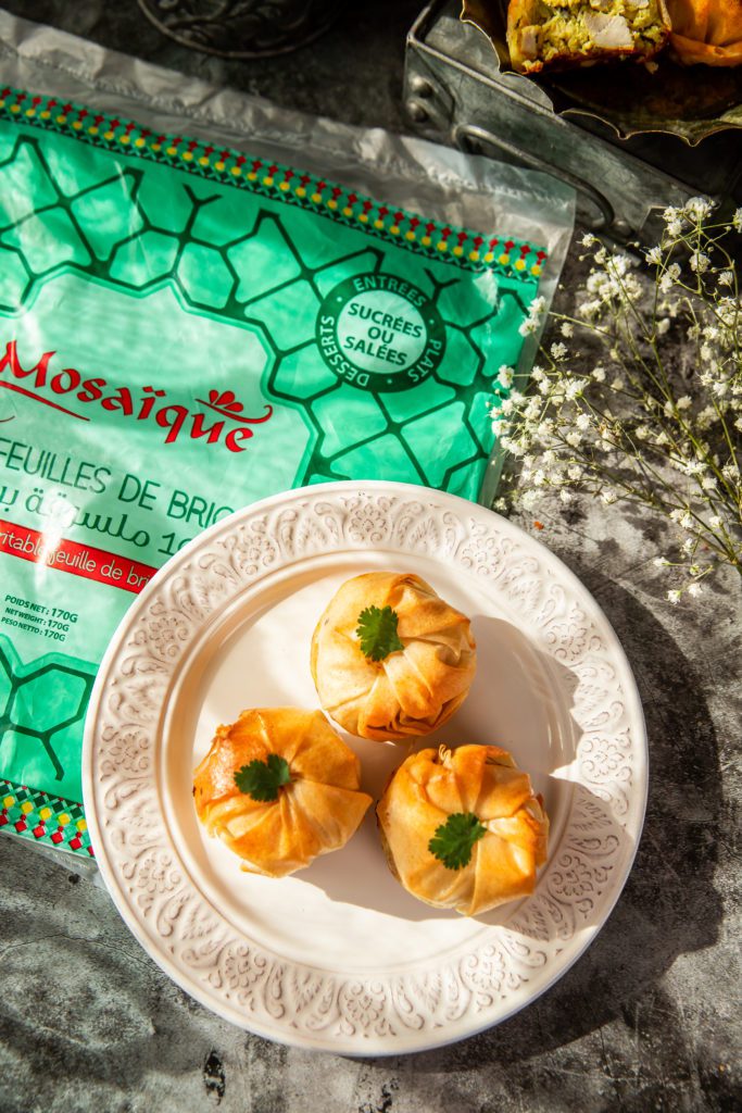 Bricks en fleur au poulet et aux vermicelles