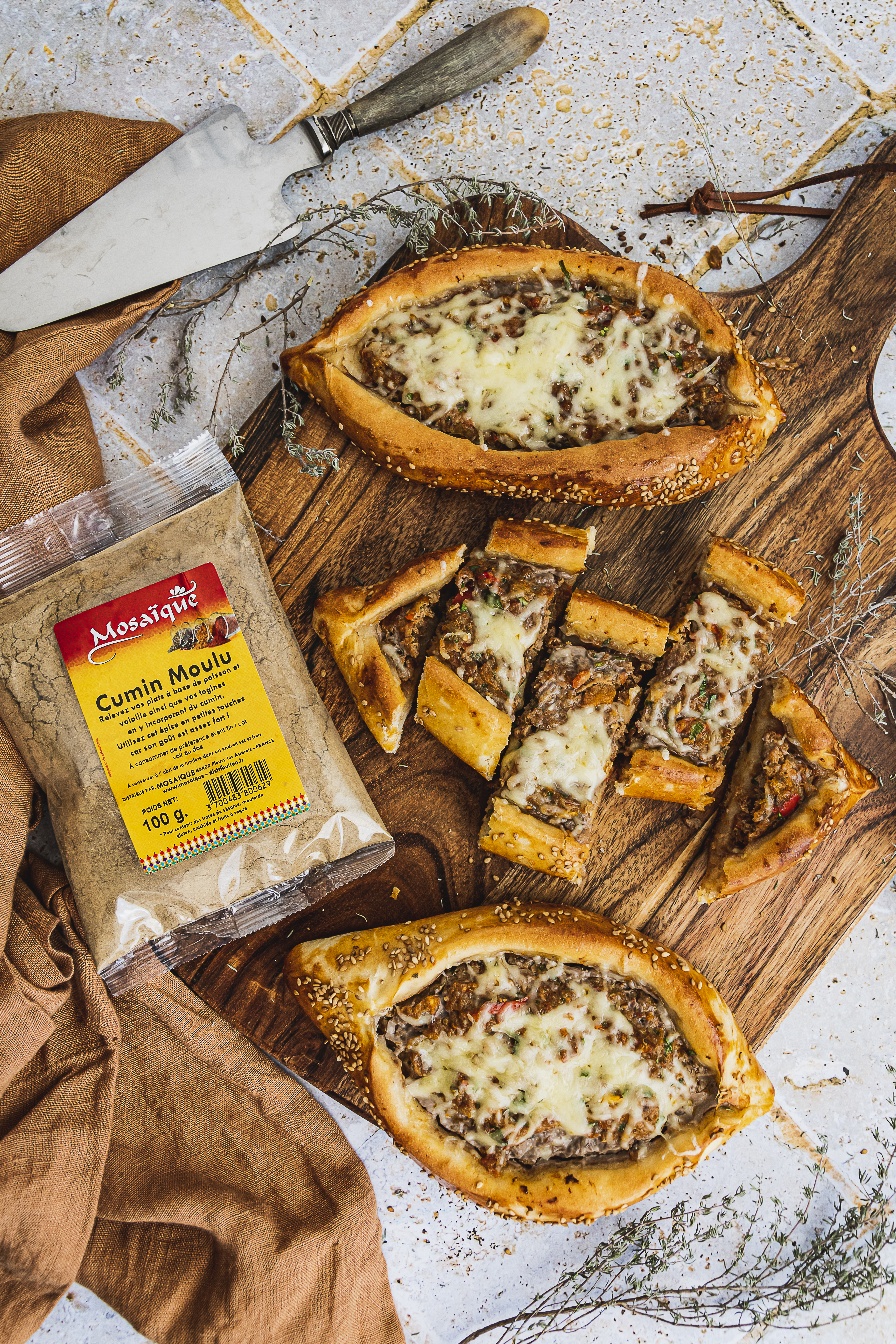 Pizza turque viande hachée et cumin